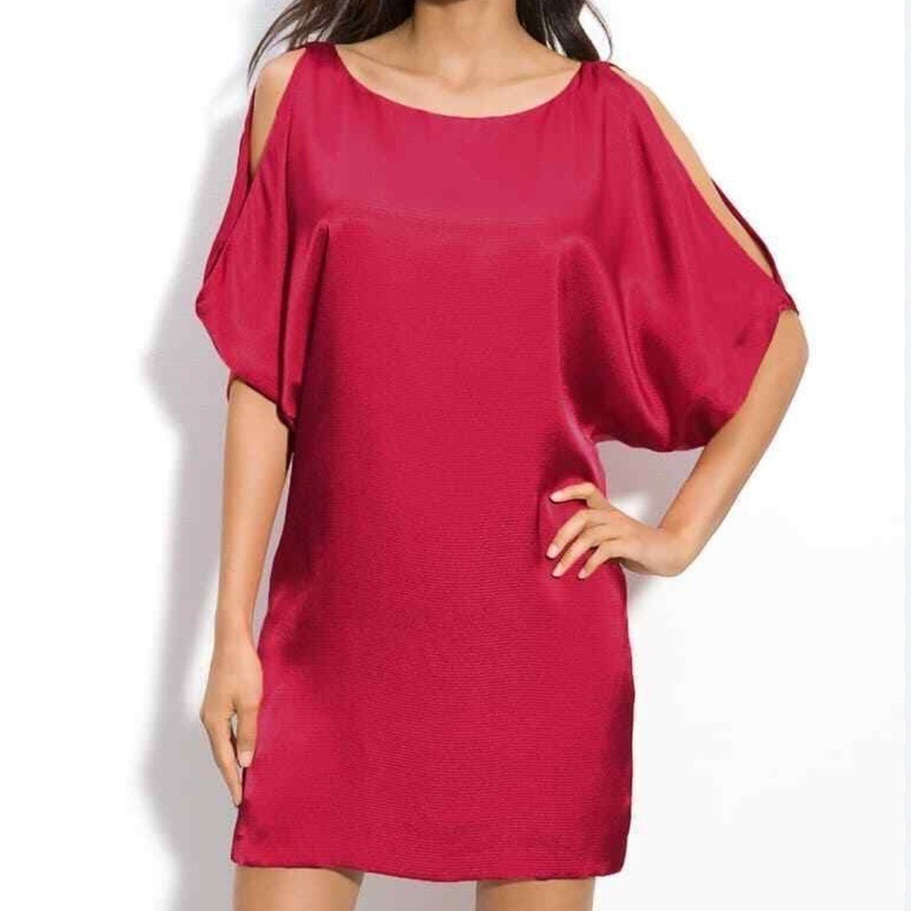 Aidan Mattox Red Satin Cold Shoulder Shift Dress‎ Size 8 Textured Cocktail Mini